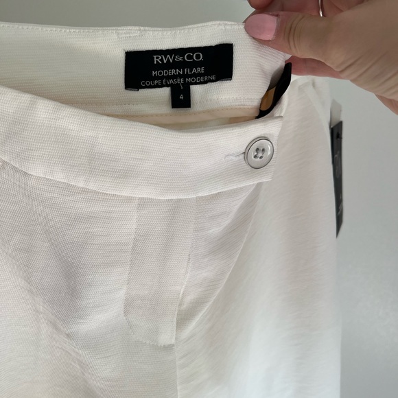 White RW&CO Trousers size 4 - Picture 4 of 4